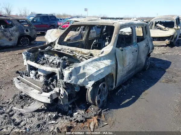 ZACNJBAB1LPL22947 2020 JEEP RENEGADE - Image 2