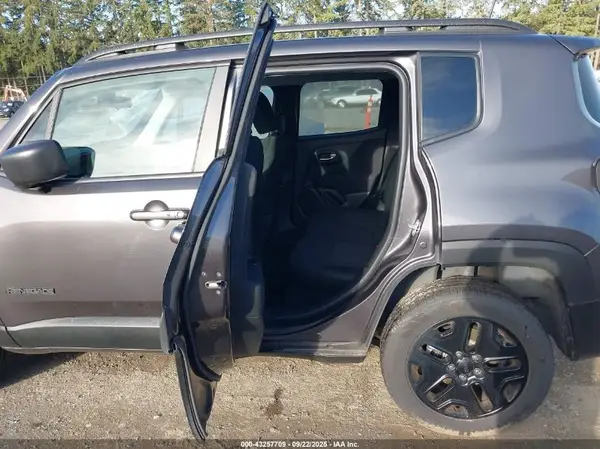 ZACNJBAB2LPL17966 2020 JEEP RENEGADE - Image 8