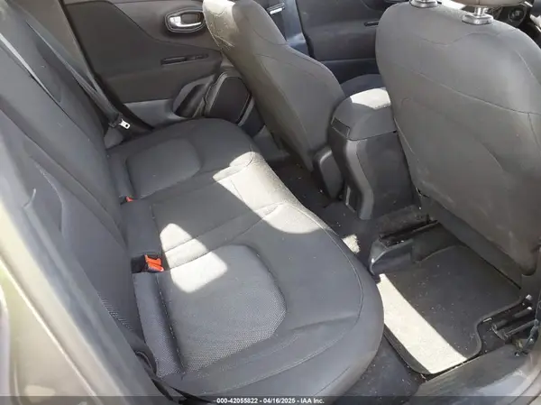 ZACNJBAB3KPK22038 2019 JEEP RENEGADE - Image 8