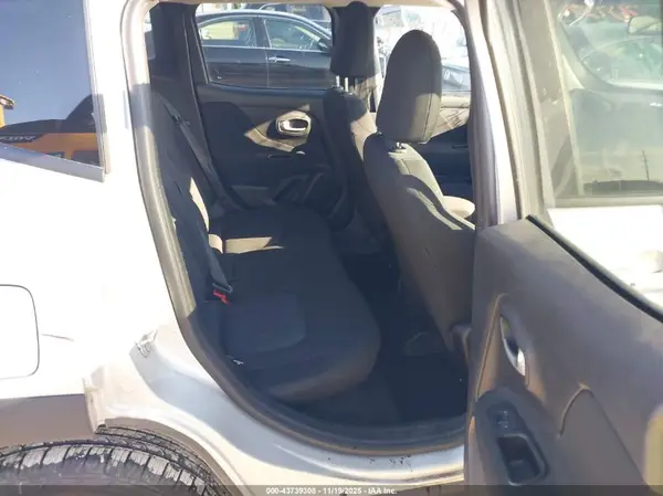 ZACNJBAB3KPK25652 2019 JEEP RENEGADE - Image 8