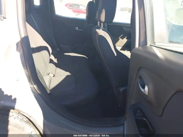 ZACNJBAB3LPL08757 2020 JEEP RENEGADE - Image 8