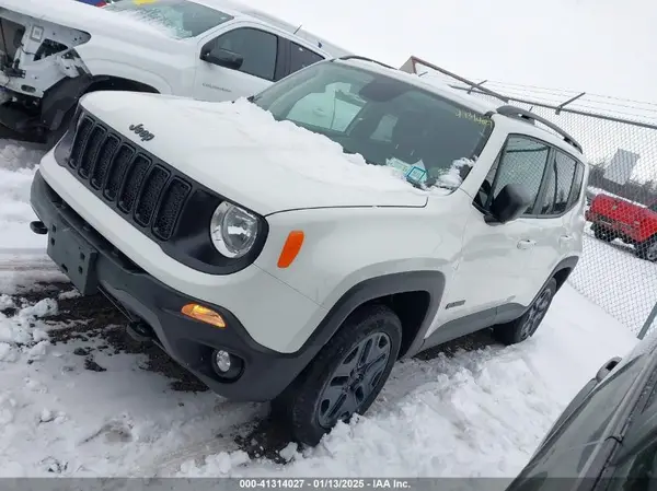 ZACNJBAB3LPL18107 2020 JEEP RENEGADE - Image 2