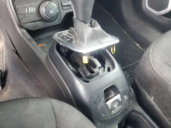 ZACNJBAB3LPL47607 2020 JEEP RENEGADE - Image 8