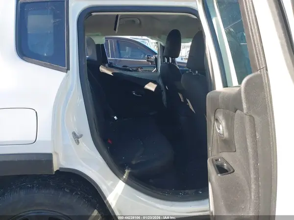 ZACNJBAB3LPL51690 2020 JEEP RENEGADE - Image 8