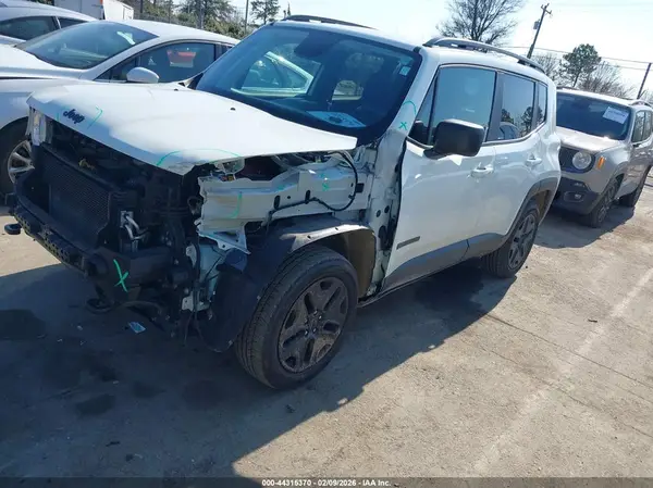 ZACNJBAB3LPL78890 2020 JEEP RENEGADE - Image 2