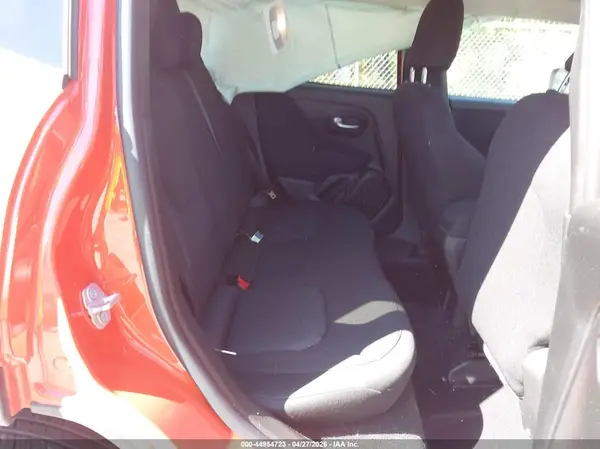 ZACNJBAB4KPK40743 2019 JEEP RENEGADE - Image 8
