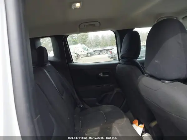 ZACNJBAB4KPK89067 2019 JEEP RENEGADE - Image 8