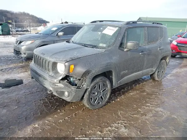 ZACNJBAB4LPL42464 2020 JEEP RENEGADE - Image 2