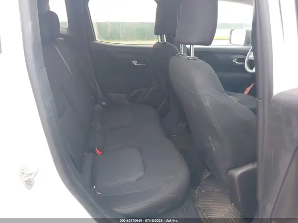 ZACNJBAB5KPK19755 2019 JEEP RENEGADE - Image 8