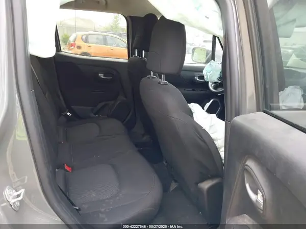 ZACNJBAB5KPK57972 2019 JEEP RENEGADE - Image 8