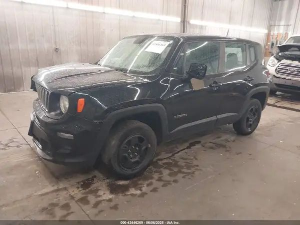 ZACNJBAB5LPL24829 2020 JEEP RENEGADE - Image 2