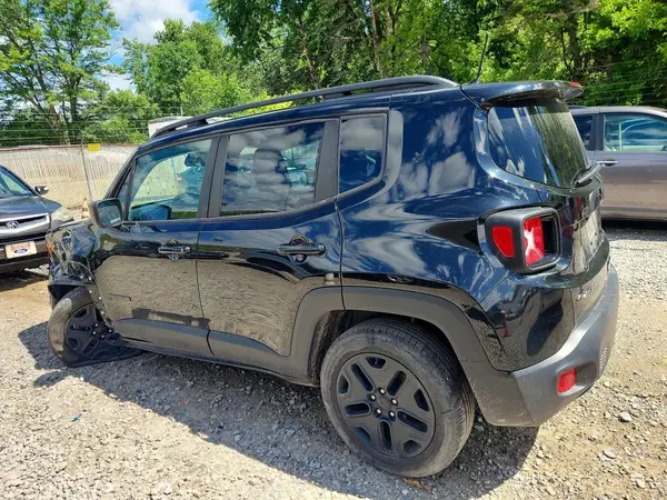 ZACNJBAB5LPL35491 2020 JEEP RENEGADE - Image 2