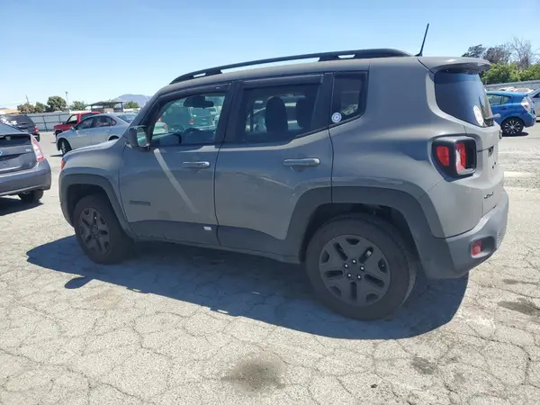 ZACNJBAB6KPK57897 2019 JEEP RENEGADE - Image 2