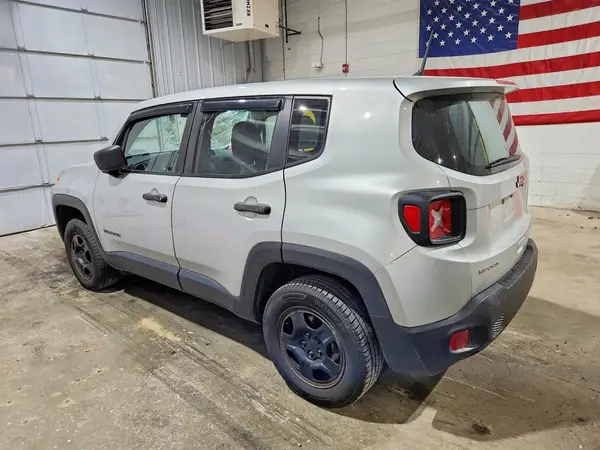 ZACNJBAB6LPL21812 2020 JEEP RENEGADE - Image 2