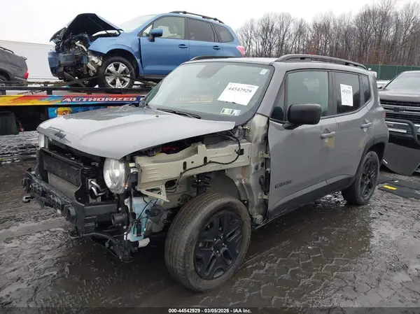 ZACNJBAB6LPL24211 2020 JEEP RENEGADE - Image 2