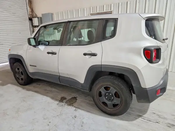ZACNJBAB6LPL51067 2020 JEEP RENEGADE - Image 2