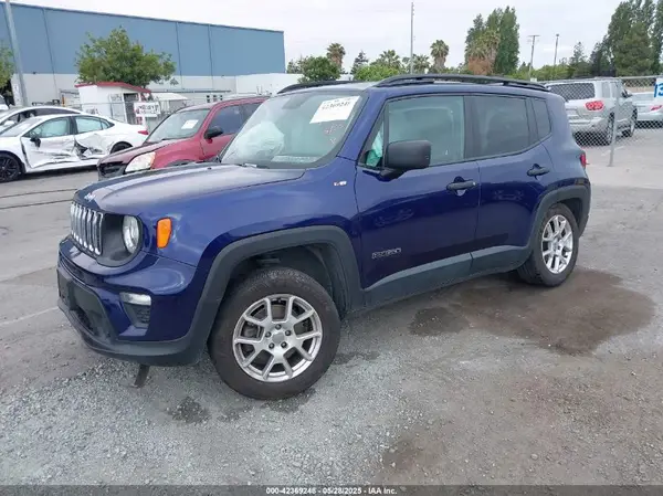 ZACNJBAB7LPL21897 2020 JEEP RENEGADE - Image 2