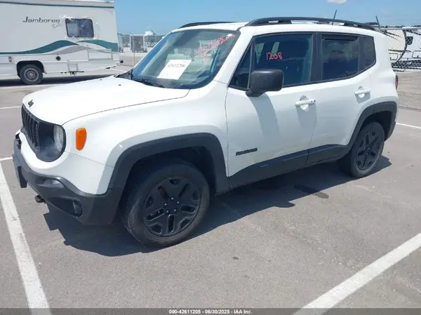 ZACNJBAB7LPL21947 2020 JEEP RENEGADE - Image 2