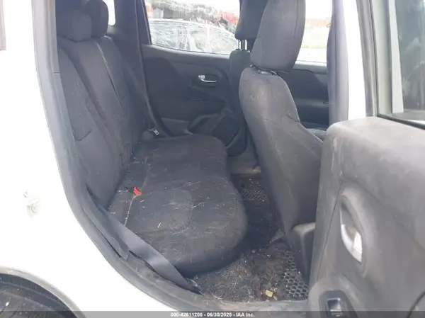 ZACNJBAB7LPL21947 2020 JEEP RENEGADE - Image 8