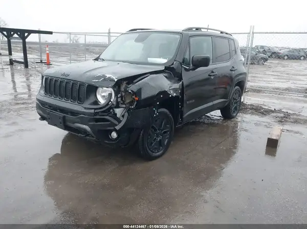 ZACNJBAB8KPK77729 2019 JEEP RENEGADE - Image 2