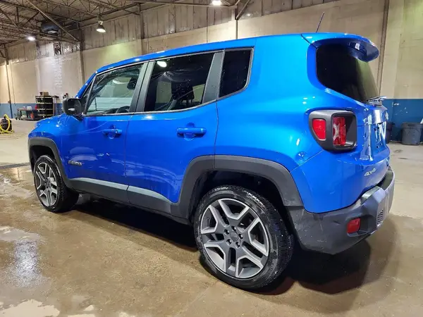 ZACNJBAB8LPL87696 2020 JEEP RENEGADE - Image 2