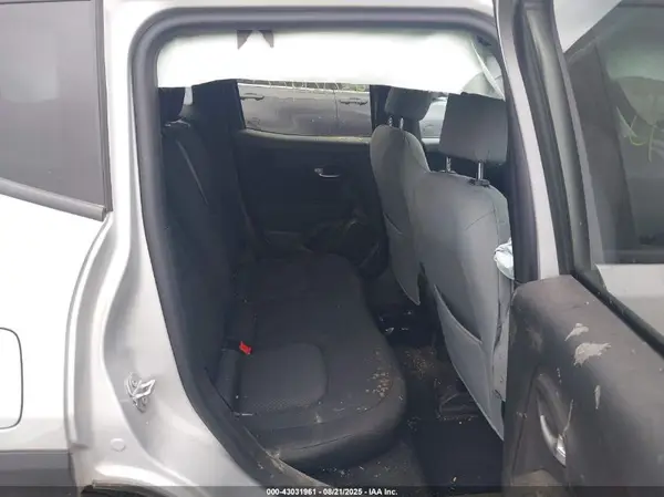 ZACNJBAB8LPL89335 2020 JEEP RENEGADE - Image 8