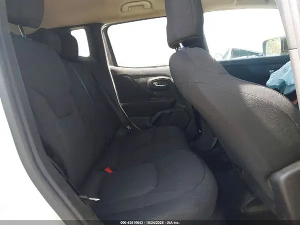 ZACNJBABXKPK25681 2019 JEEP RENEGADE - Image 8