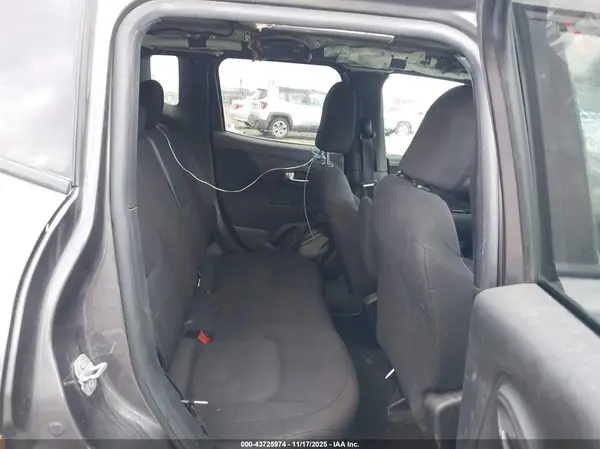 ZACNJBABXKPK28404 2019 JEEP RENEGADE - Image 8
