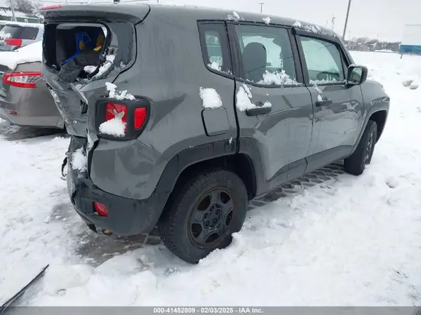 ZACNJBABXKPK60642 2019 JEEP RENEGADE - Image 2