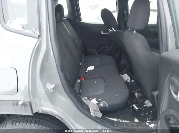 ZACNJBABXKPK60642 2019 JEEP RENEGADE - Image 8