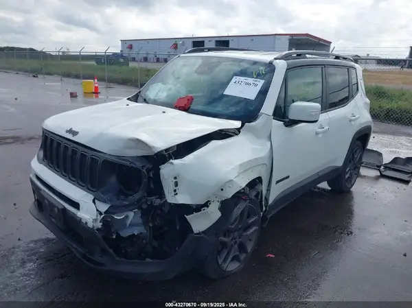 ZACNJBB13LPM05558 2020 JEEP RENEGADE - Image 2