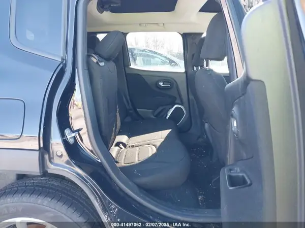 ZACNJBB17KPK10464 2019 JEEP RENEGADE - Image 8