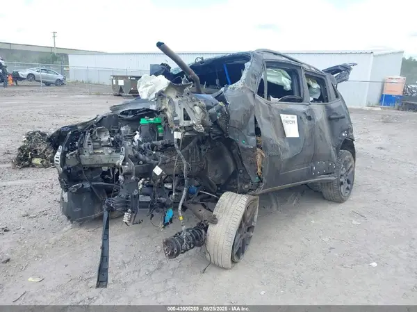 ZACNJBB18KPJ96445 2019 JEEP RENEGADE - Image 2