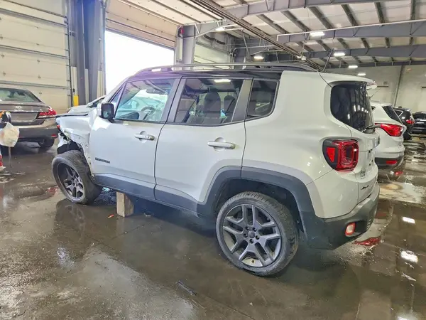 ZACNJBB19KPK40646 2019 JEEP RENEGADE - Image 2