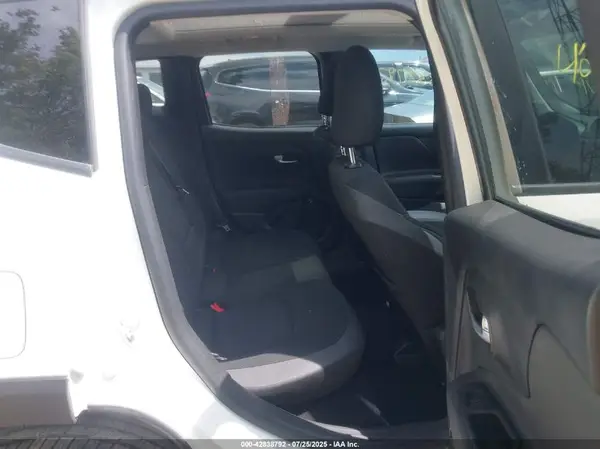 ZACNJBBB0KPJ86758 2019 JEEP RENEGADE - Image 8