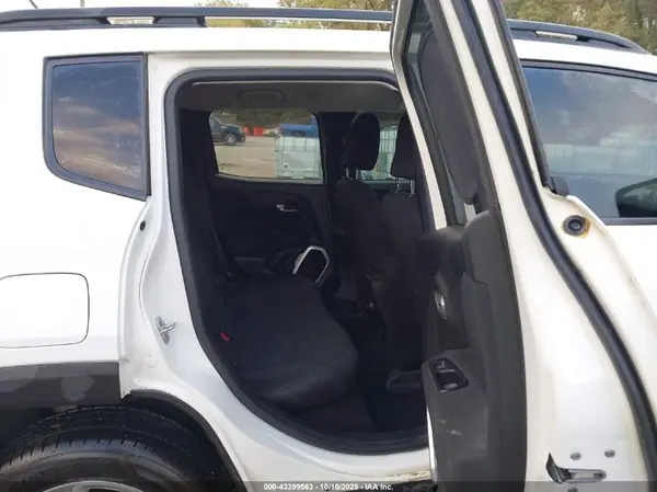 ZACNJBBB0KPJ97632 2019 JEEP RENEGADE - Image 8