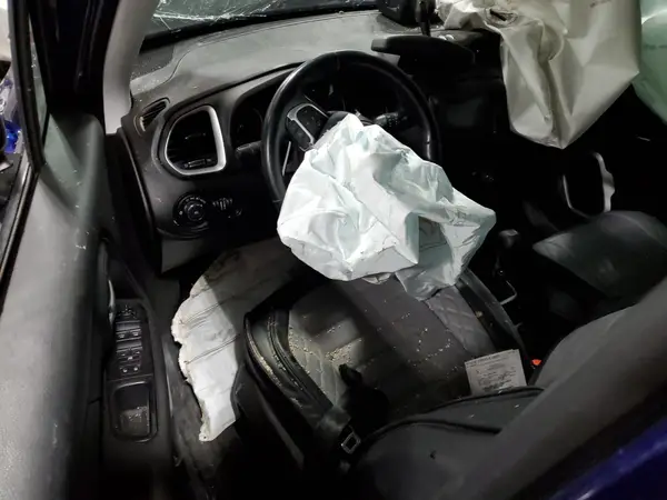 ZACNJBBB0KPK10010 2019 JEEP RENEGADE - Image 8