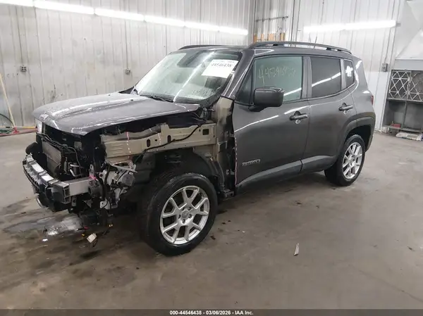 ZACNJBBB0LPL81678 2020 JEEP RENEGADE - Image 2