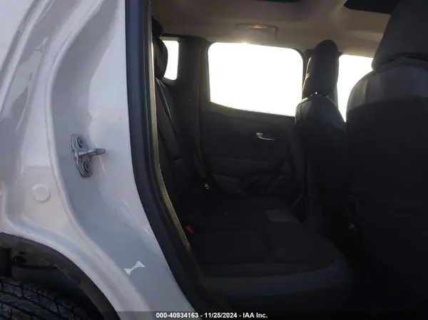 ZACNJBBB1KPK16687 2019 JEEP RENEGADE - Image 8