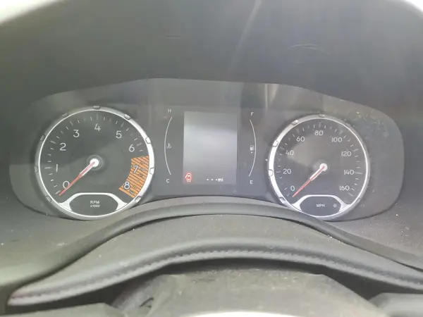 ZACNJBBB2KPJ74885 2019 JEEP RENEGADE - Image 8