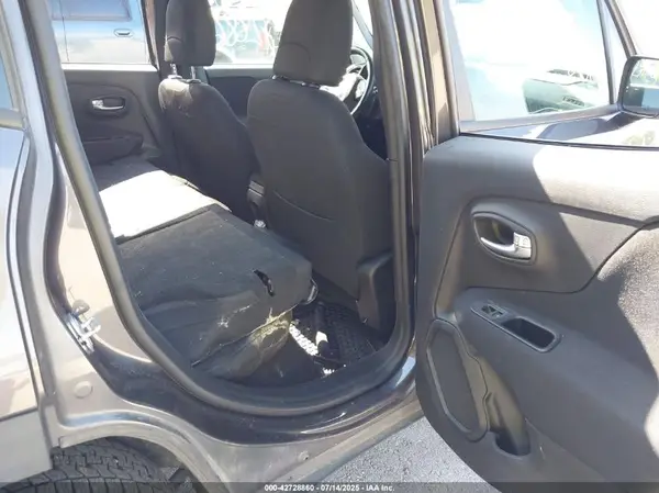 ZACNJBBB2KPK12714 2019 JEEP RENEGADE - Image 8