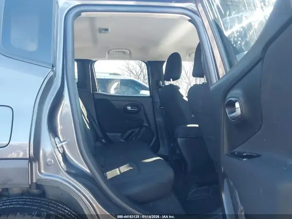 ZACNJBBB2KPK48029 2019 JEEP RENEGADE - Image 8
