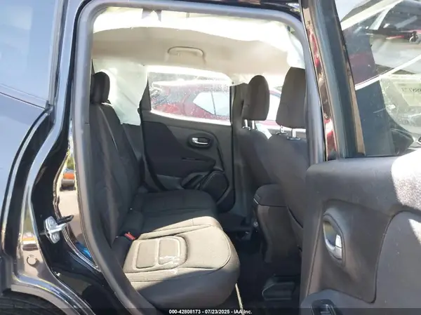 ZACNJBBB2KPK71214 2019 JEEP RENEGADE - Image 8