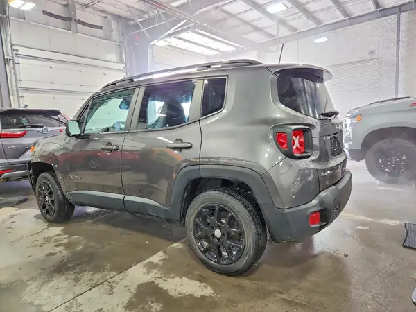ZACNJBBB2LPK97944 2020 JEEP RENEGADE - Image 2