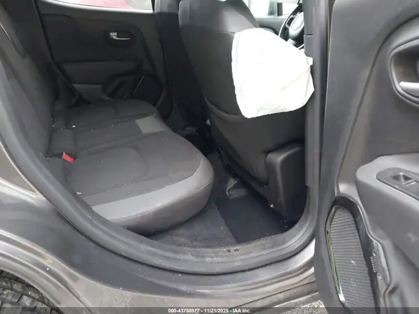 ZACNJBBB3KPJ97026 2019 JEEP RENEGADE - Image 8