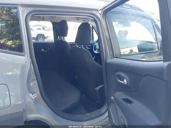 ZACNJBBB3KPK56284 2019 JEEP RENEGADE - Image 8