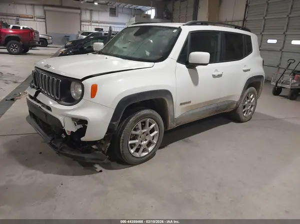 ZACNJBBB3LPL39179 2020 JEEP RENEGADE - Image 2