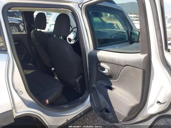 ZACNJBBB4KPK13055 2019 JEEP RENEGADE - Image 8