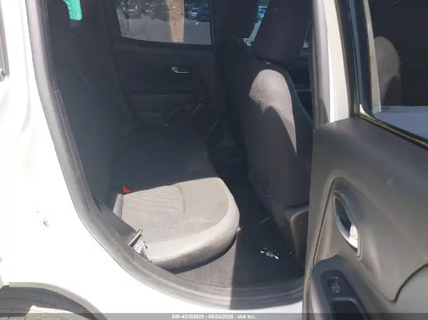ZACNJBBB4KPK54687 2019 JEEP RENEGADE - Image 8