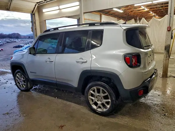 ZACNJBBB4LPL33827 2020 JEEP RENEGADE - Image 2